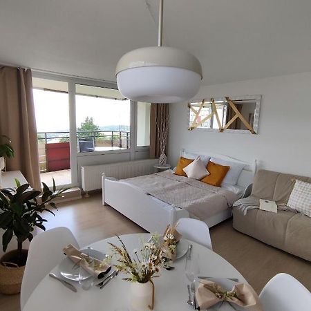 Pools, Sauna Und Balkon Mit Panoramablick Санкт Енглмар Екстериор снимка