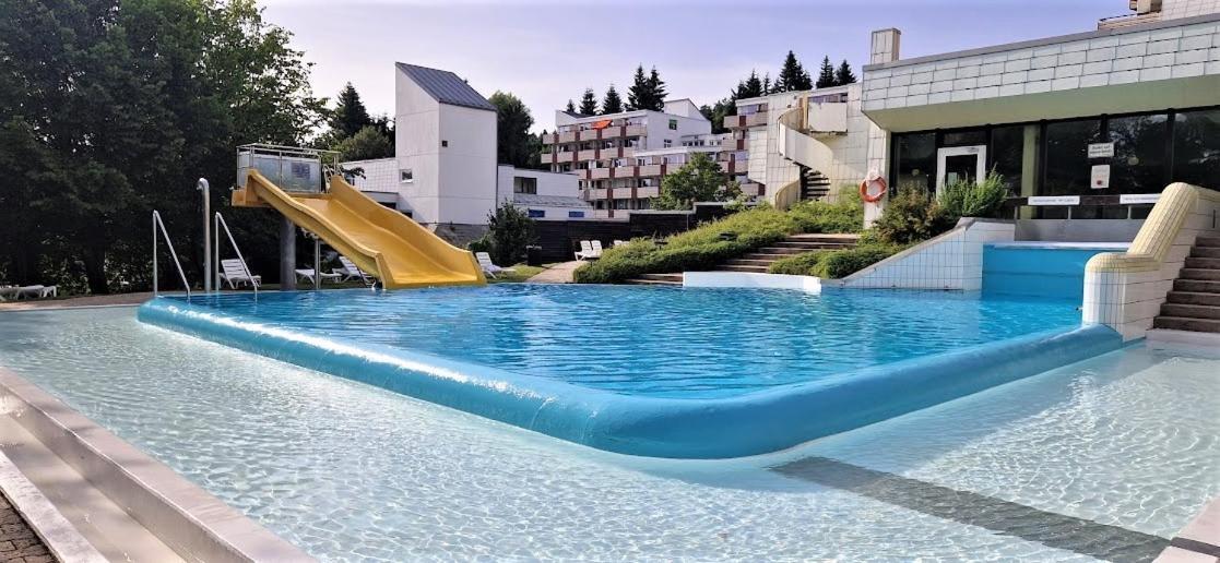 Pools, Sauna Und Balkon Mit Panoramablick Санкт Енглмар Екстериор снимка