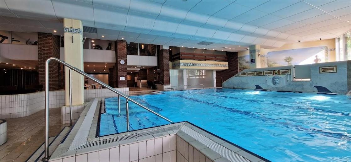 Pools, Sauna Und Balkon Mit Panoramablick Санкт Енглмар Екстериор снимка