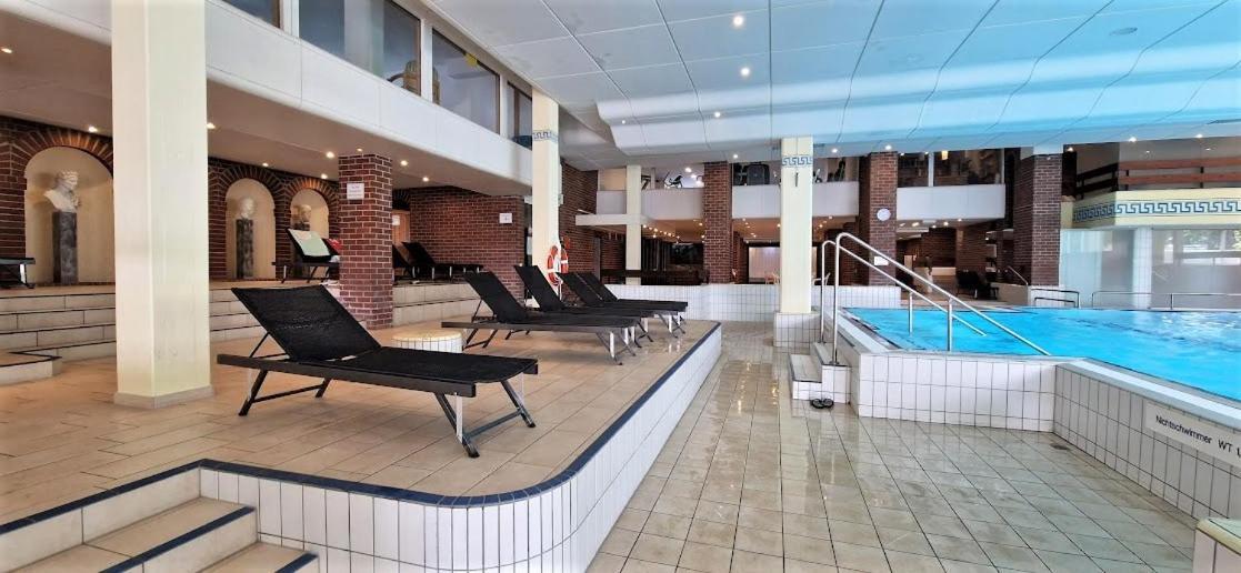 Pools, Sauna Und Balkon Mit Panoramablick Санкт Енглмар Екстериор снимка