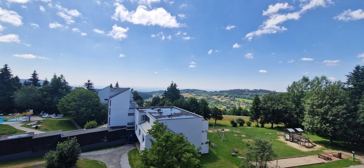 Pools, Sauna Und Balkon Mit Panoramablick Санкт Енглмар Екстериор снимка