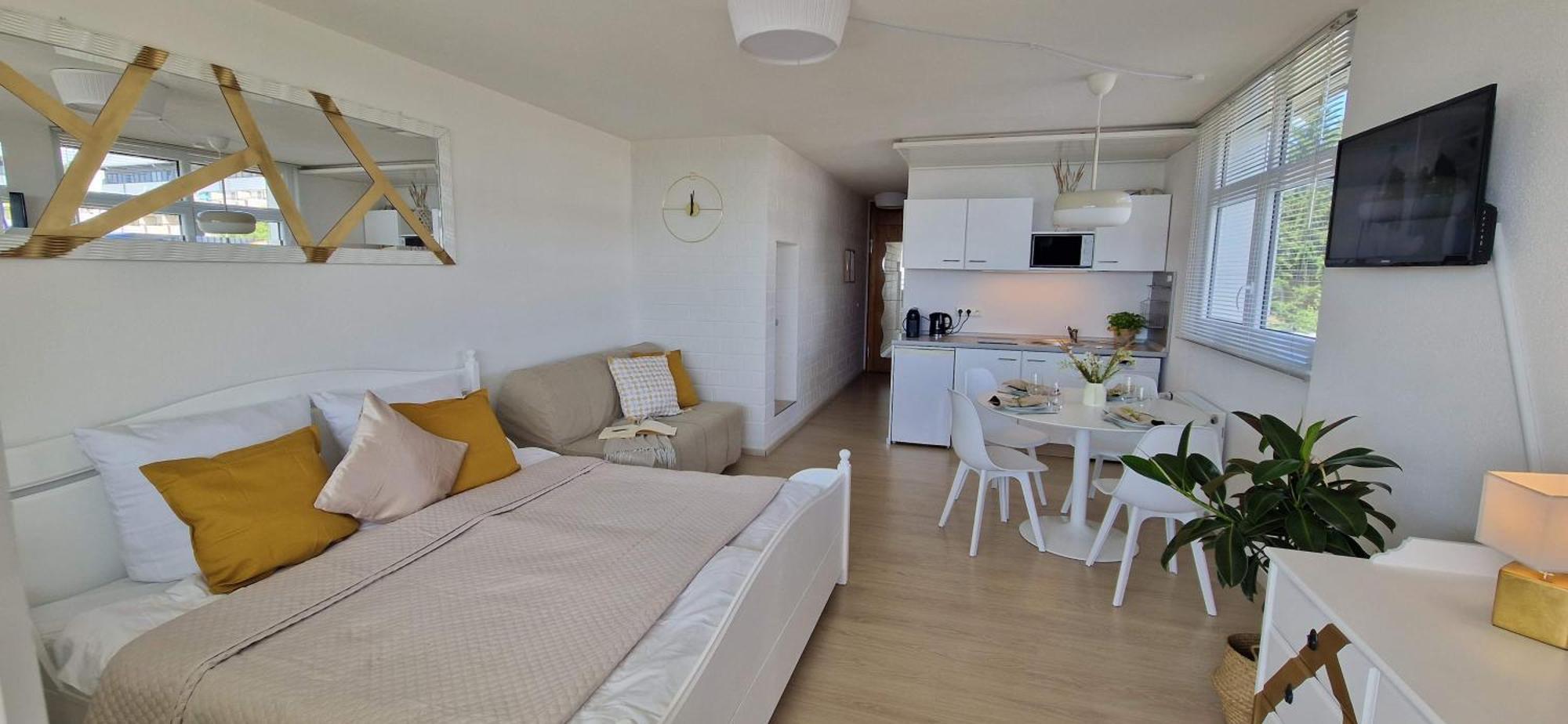 Pools, Sauna Und Balkon Mit Panoramablick Санкт Енглмар Екстериор снимка
