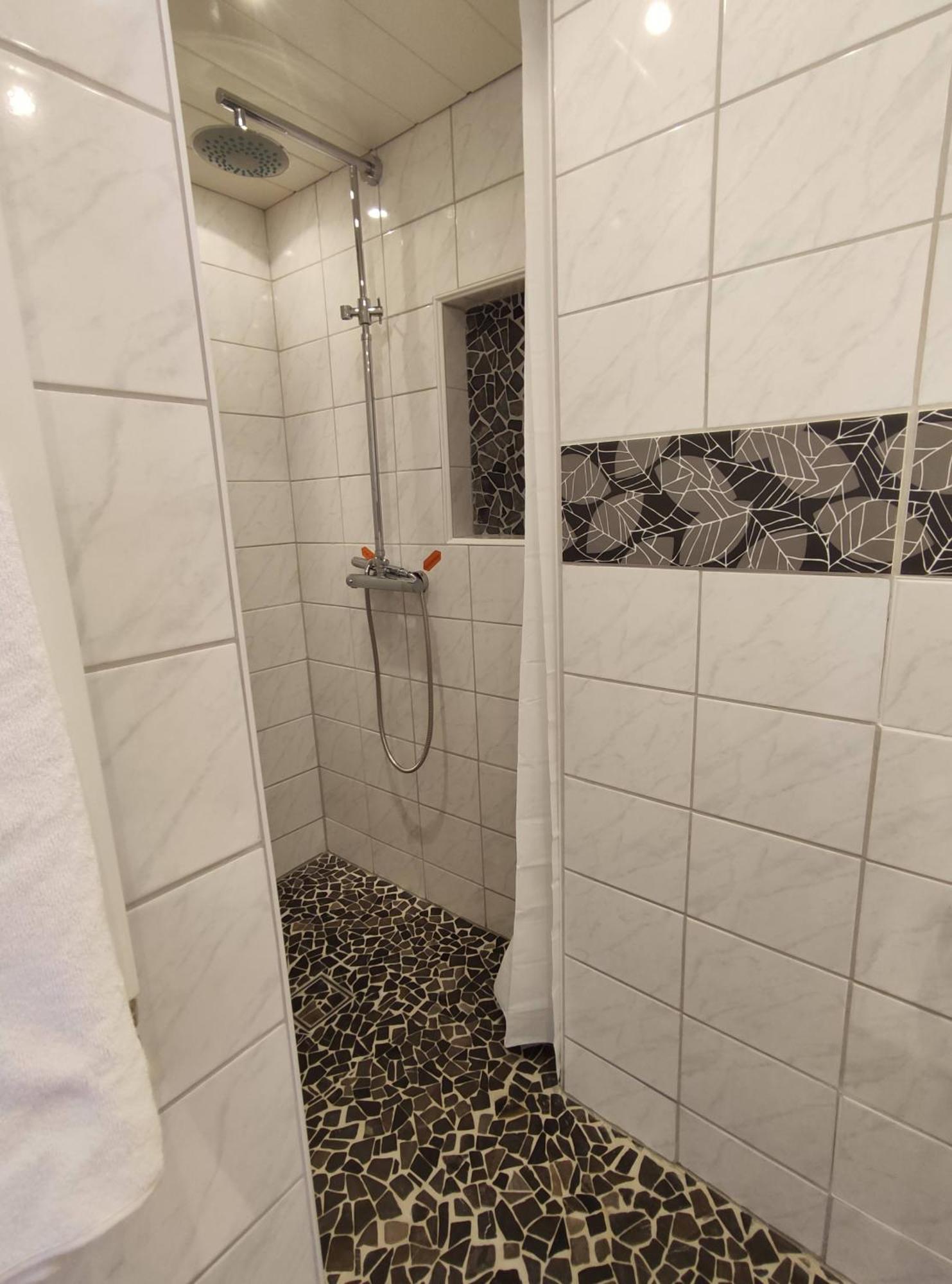 Pools, Sauna Und Balkon Mit Panoramablick Санкт Енглмар Екстериор снимка